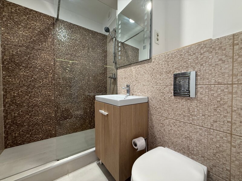 Ion Mihalache 98, Radu Boiangiu, bloc 1979