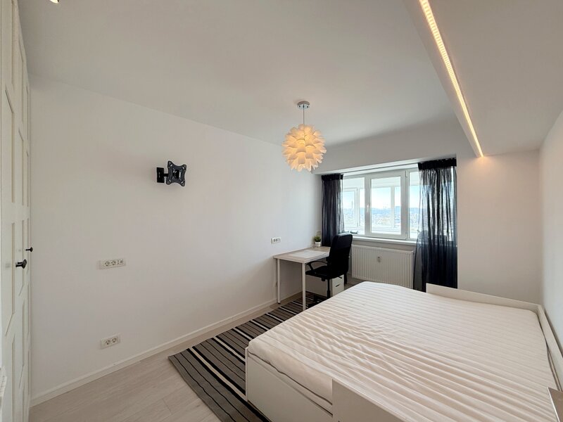 Ion Mihalache 98, Radu Boiangiu, bloc 1979